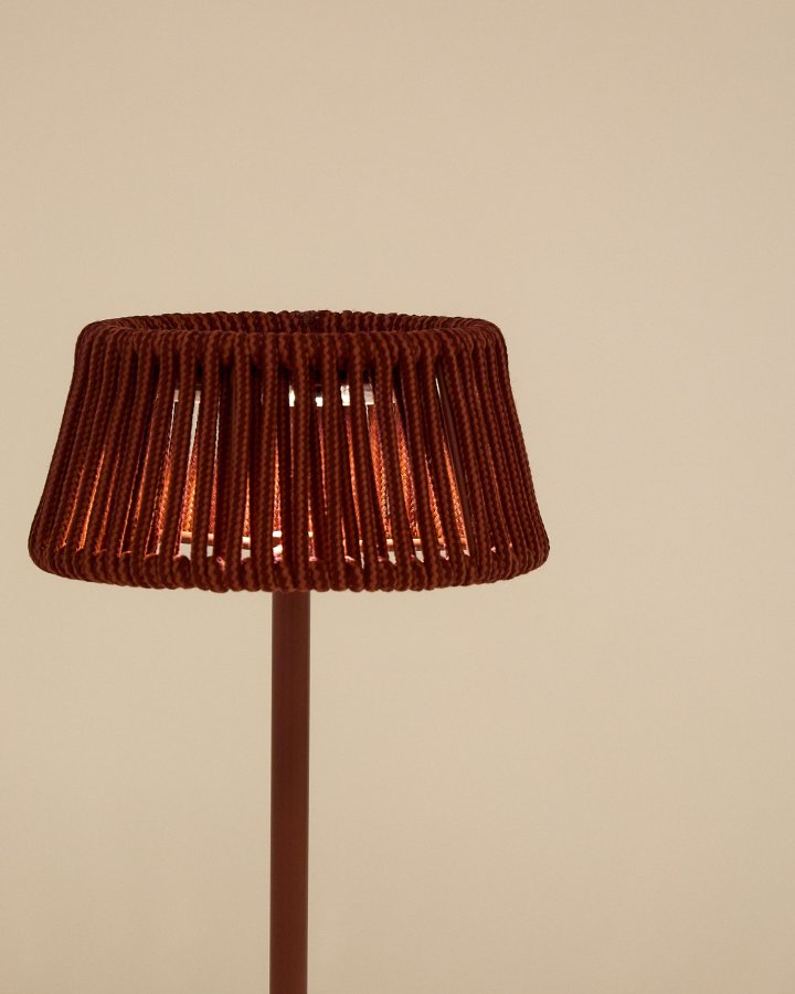 KAVE HOME Aldet udendrs solcelle bordlampe, brbar - terracotta tovsnor og aluminium