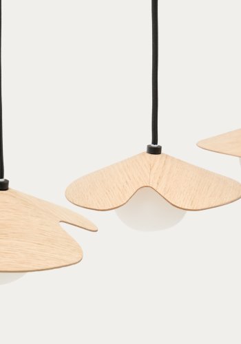  KAVE HOME Wilara loftslampe i egetrsfiner med 3 hvide rgglaskugler