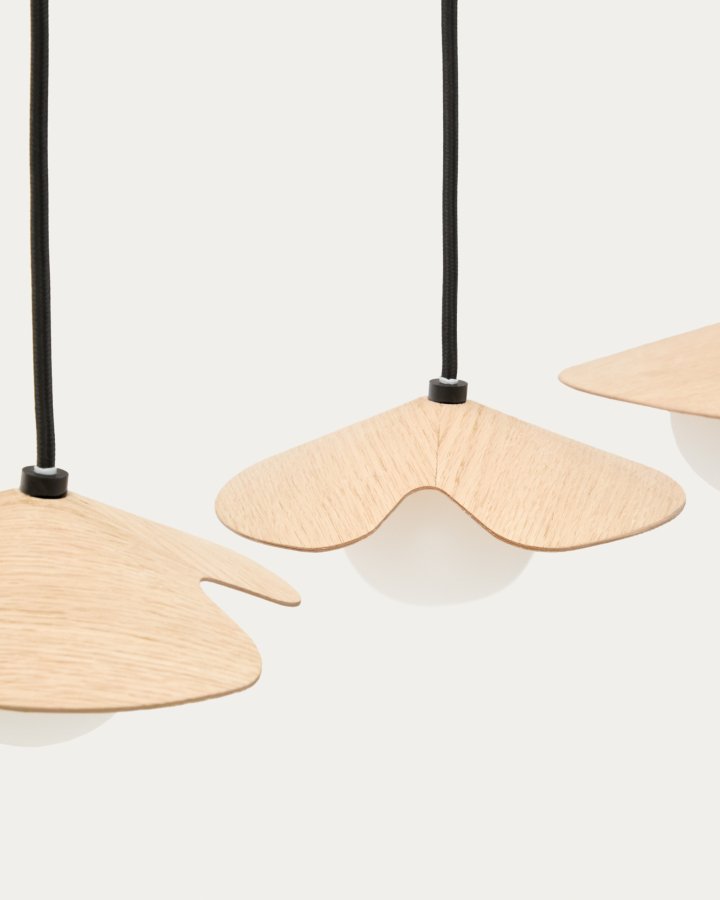  KAVE HOME Wilara loftslampe i egetrsfiner med 3 hvide rgglaskugler