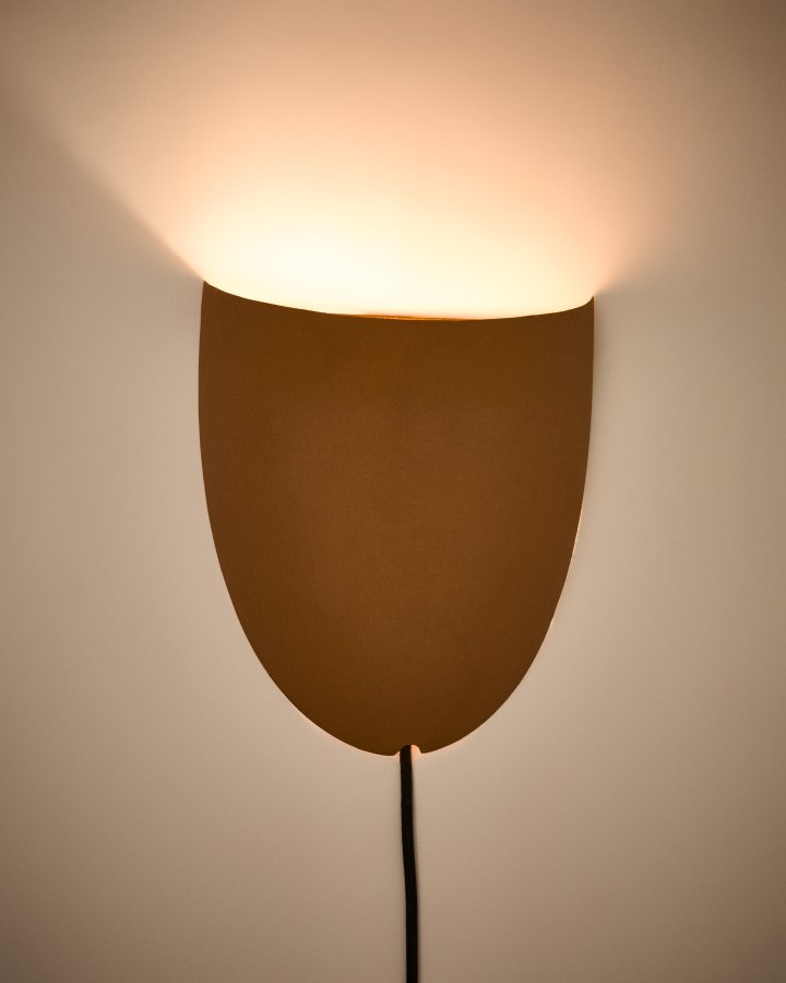 KAVE HOME Nibla vgmonteret lysarmatur i terracotta-effekt metal