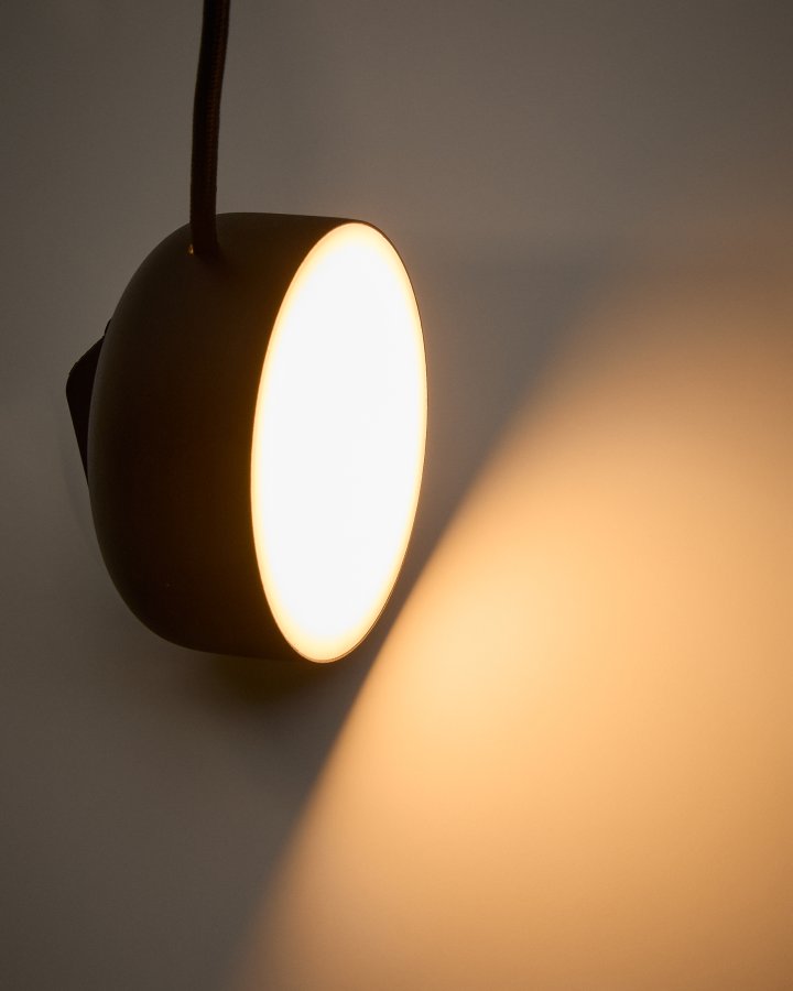 KAVE HOME Spotlight i orey sort metal