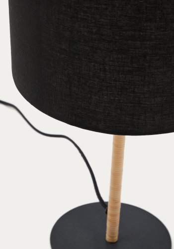 KAVE HOME Pina bordlampe i metal og rattan med en sort bomuldslampeskrm