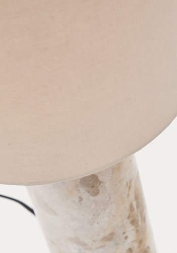 KAVE HOME Raze bordlampe i beige marmor med en beige skrm i hr