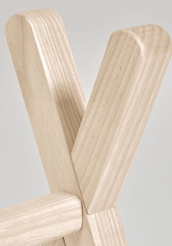 KAVE HOME Maralis aktivitetsstativ - natur ask