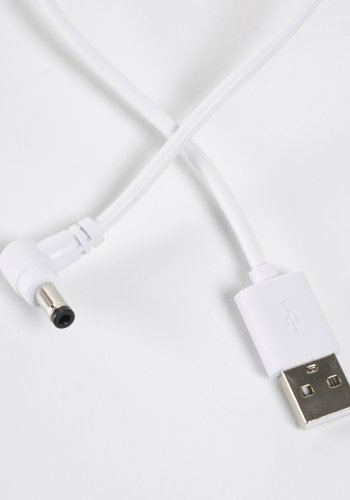 KAVE HOME Janvir genopladelig bordlampe - hvid plast og lysegr metal