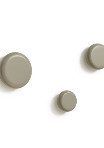 KAVE HOME Nadue st med 3 vgkroge i massiv bgetr med gr finish