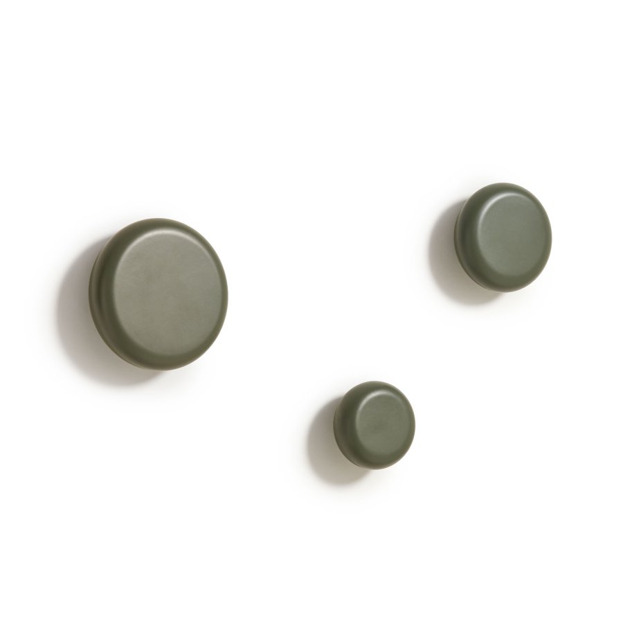 KAVE HOME Nadue st med 3 vgkroge i massiv bgetr med grn finish