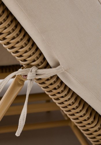 KAVE HOME Meria dobbelt solseng i syntetisk rattan med FSC 100% massive akacietr ben