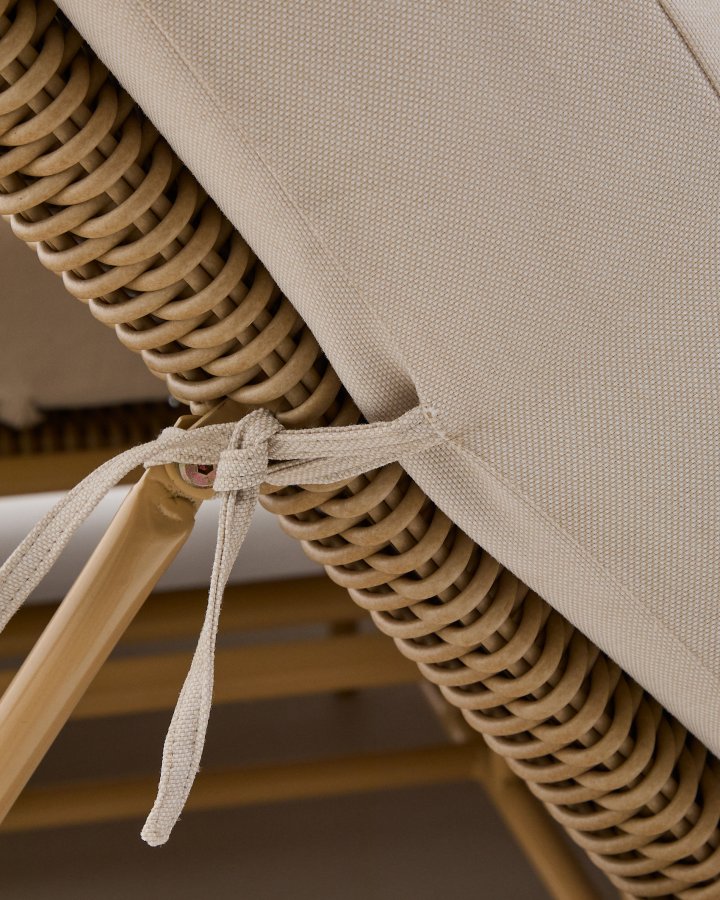 KAVE HOME Meria dobbelt solseng i syntetisk rattan med FSC 100% massive akacietr ben