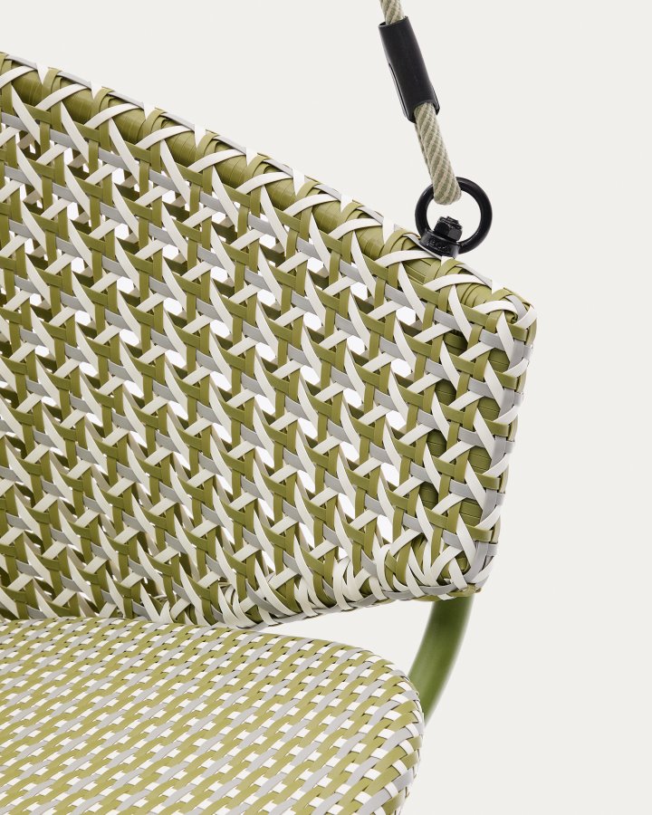 KAVE HOME Saliga grn hngende lnestol med fod i aluminium og syntetisk rattan