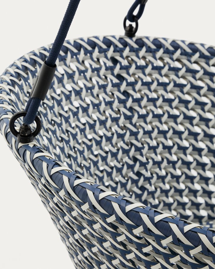 KAVE HOME Saliga bl hngende lnestol med fod i aluminium og syntetisk rattan