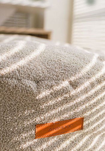 ANIMOOD Coco puf til kledyr, rund - mrk beige genbrugt Bouclé stof (67)