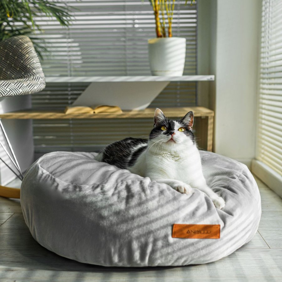 ANIMOOD Molly puf til kledyr, rund - lysegr fljl stof (67)