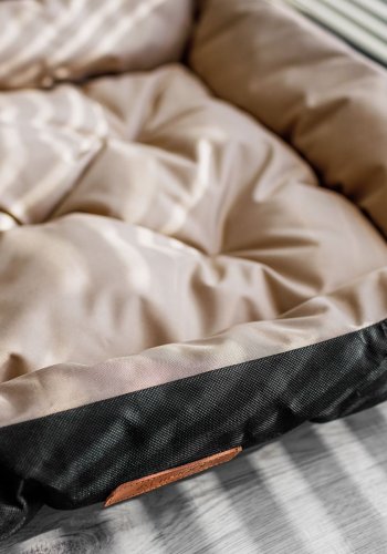 ANIMOOD Milo quiltet hundeseng, rektangulr - beige og wigofil stof (76x60)