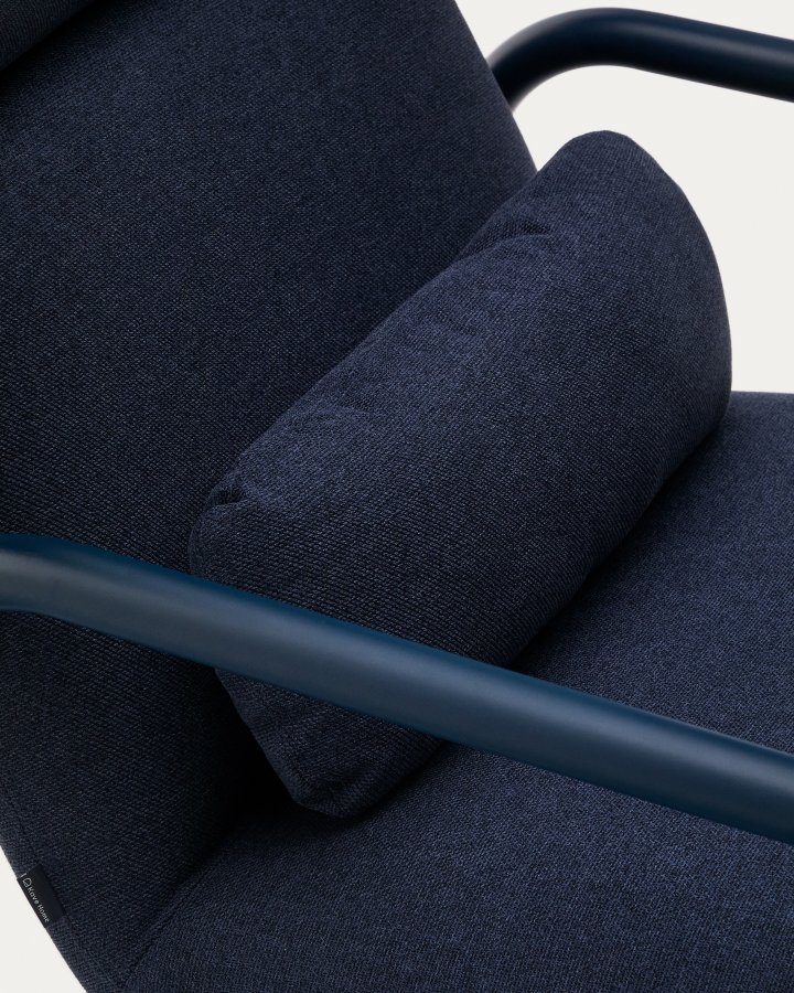 KAVE HOME Inari lnestol i beige med beigelakeret stlfinish FSC Mix Credit