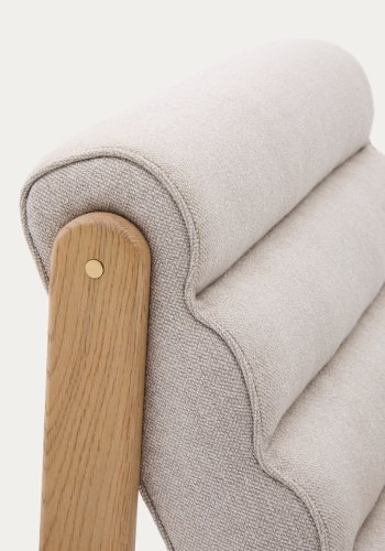 KAVE HOME Magira beige lnestol i massivt egetr med naturlig finish
