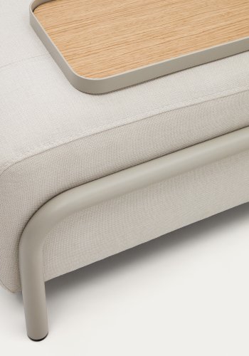 KAVE HOME Small Compo-bakke i egefiner med naturlig finish og beige metalstruktur