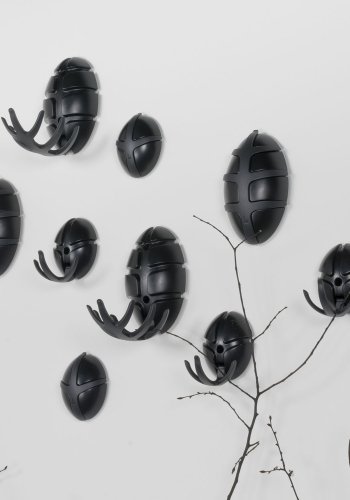 SPINDER DESIGN Bug knagerkke - sort plastik og slv stl 