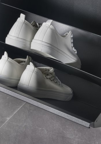 SPINDER DESIGN rektangulr Billy skoskab, m. 4 lger - sort stl 