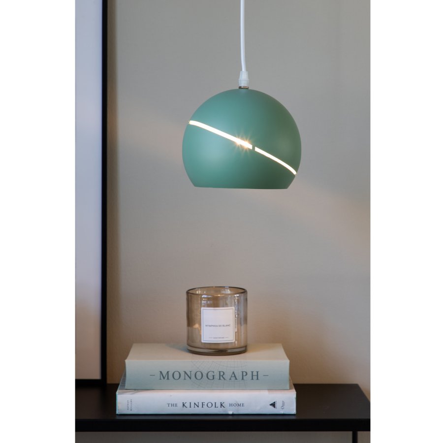 VENTURE DESIGN Wei loftlampe - grn jern
