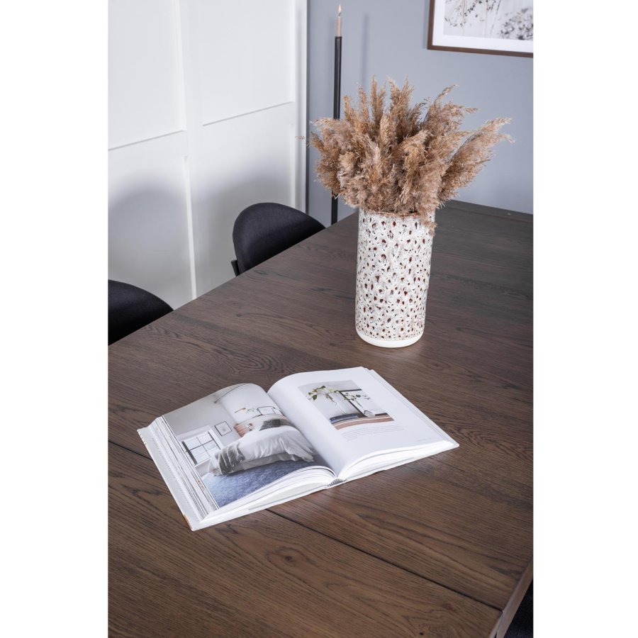 VENTURE DESIGN Slider spisebordsst, m. 6 stole - smoked egefiner/eg og sort stof/sort metal