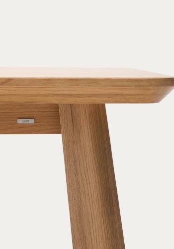 KAVE HOME Idun bord lavet af finer og massivt egetr med naturlig tone finish FSC 100% 200x100cm