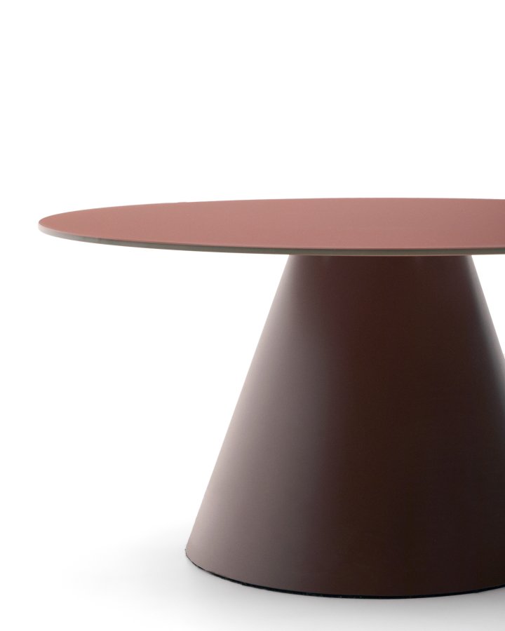 KAVE HOME Wilshire sofabord med matteret hrdet glas og mat terracotta malet stlfinish