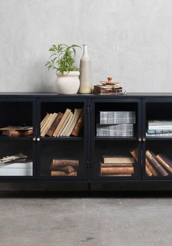 UNIQUE FURNITURE Carmel sknk, m. 4 lger og 1 hylde - glas og sort metal