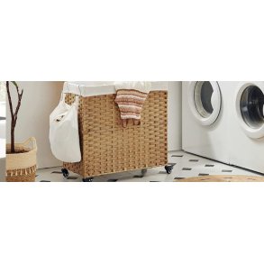 Vasketøjskurv på hjul