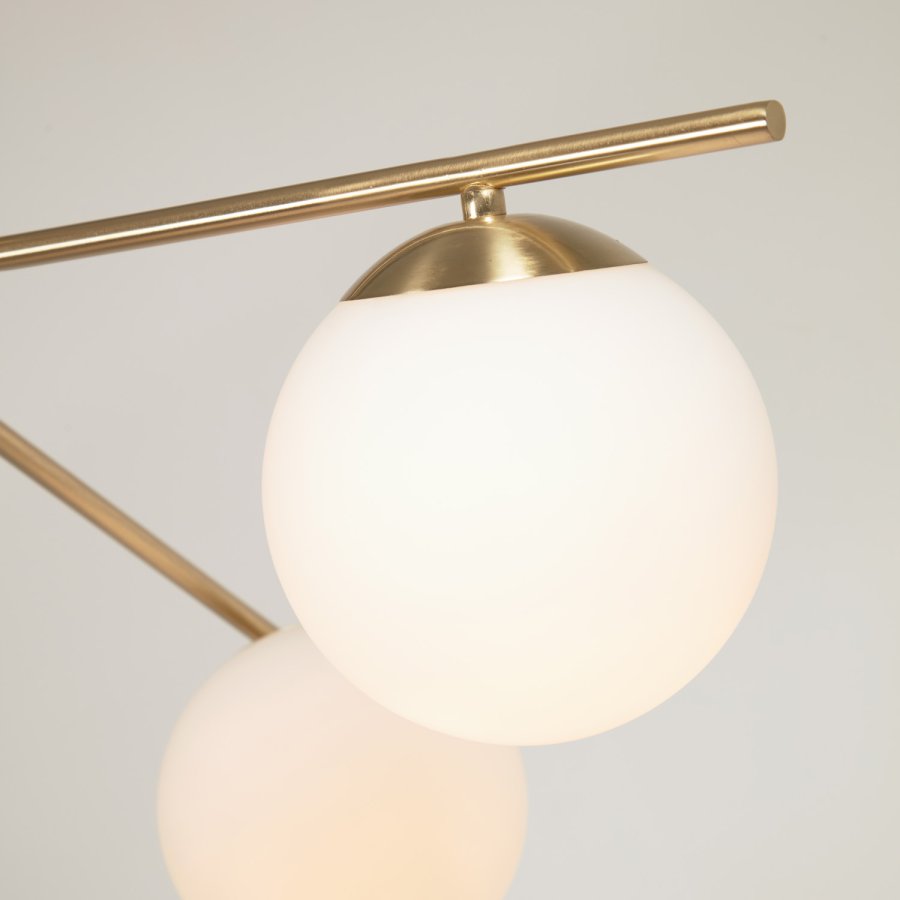 KAVE HOME Mahala loftlampe - hvid matteret glas og messing stl