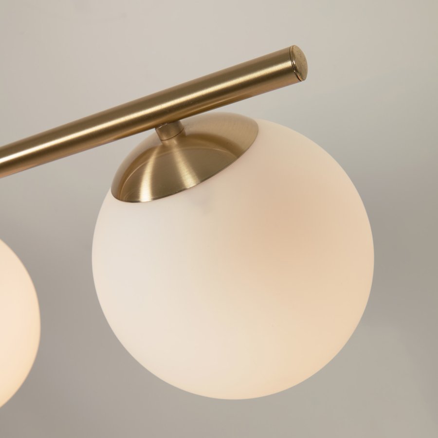 KAVE HOME Mahala loftlampe - hvid matteret glas og messing stl