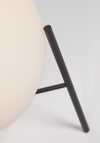 KAVE HOME Seina bordlampe, rund - hvid matteret glas og sort stl (15)