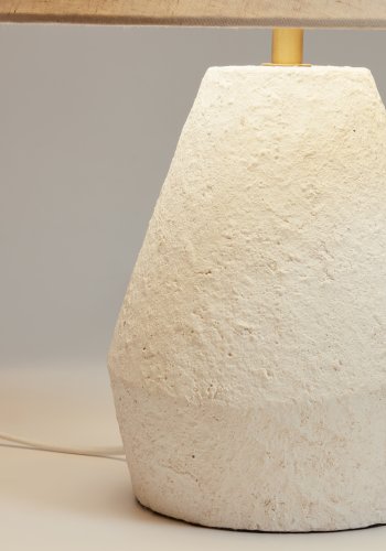 KAVE HOME Noara bordlampe, rund - hvid linned og magnesium (30)