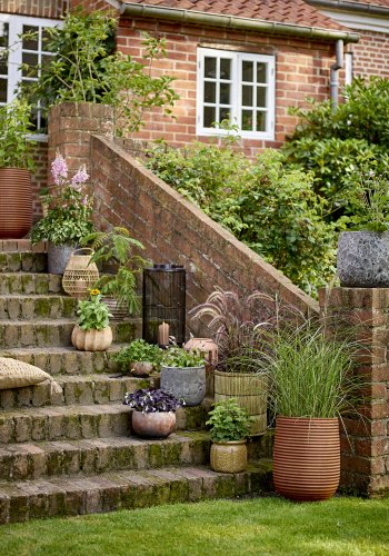 BLOOMINGVILLE Mesola urtepotteskjuler, rund - brun magnesia (st med 2)