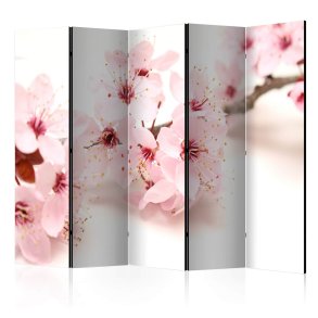 ARTGEIST Cherry Blossom rumdeler - Lyserd blomstermotiv (172x225)