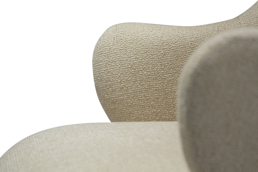 DANFORM Bae lnestol, m. armln - matteret mandel boucléstof m. glimmer og antik messing stl