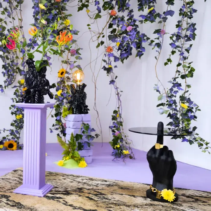 BOLD MONKEY Fother Mucker sidebord, rund - sort glas og harpiks (40)