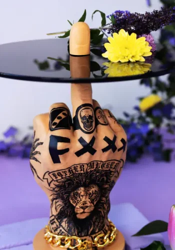 BOLD MONKEY Fother Mucker sidebord, rund - sort glas og guld/multifarvet lve harpiks (40)