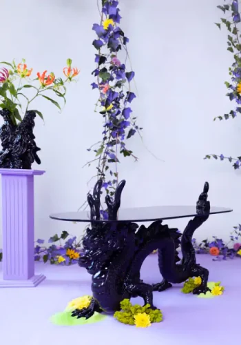 BOLD MONKEY Dragonized Bastard sofabord, oval - rgsort glas og sort harpiks/jern (100x45)