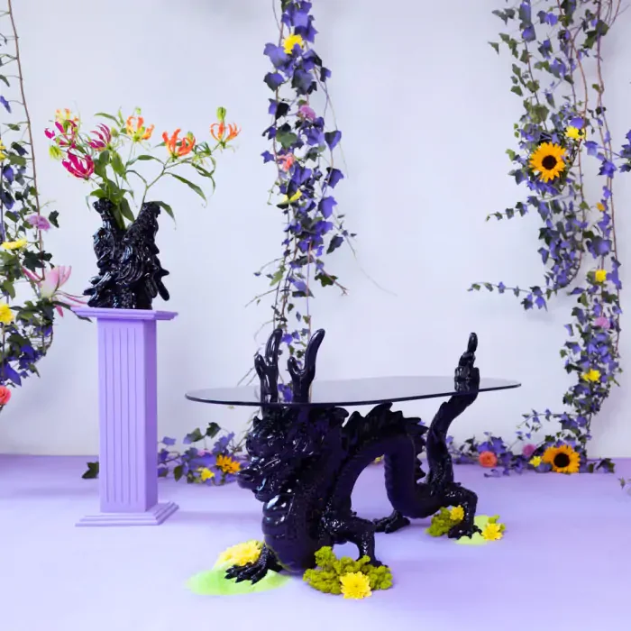 BOLD MONKEY Dragonized Bastard sofabord, oval - rgsort glas og sort harpiks/jern (100x45)