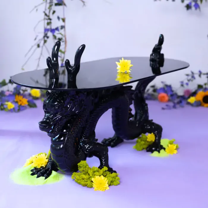 BOLD MONKEY Dragonized Bastard sofabord, oval - rgsort glas og sort harpiks/jern (100x45)