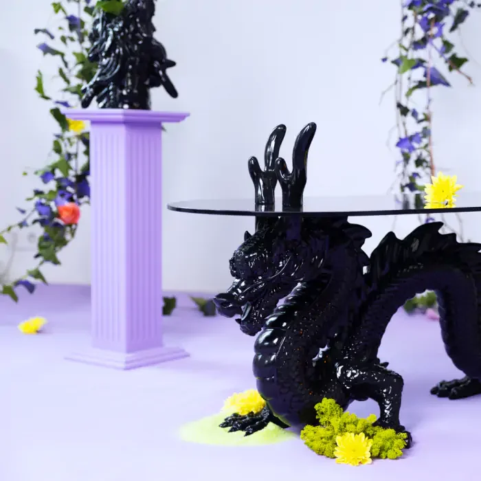 BOLD MONKEY Dragonized Bastard sofabord, oval - rgsort glas og sort harpiks/jern (100x45)