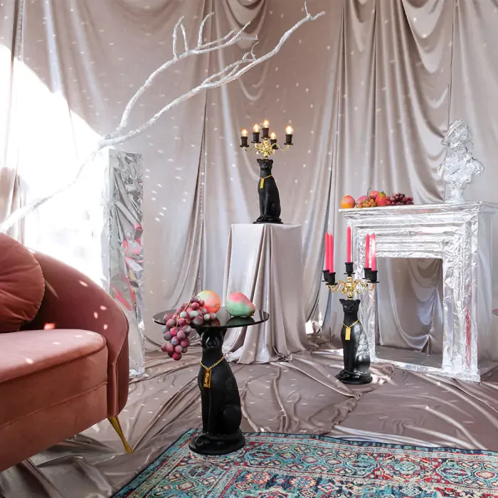 BOLD MONKEY Proudly Crowned Panther gulvlampe - guld galvanisering og sort harpiks