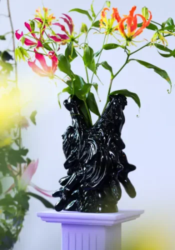 BOLD MONKEY Dragonized Bastard vase - sort harpiks