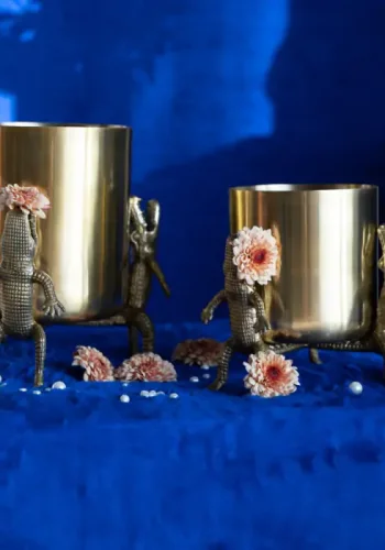 BOLD MONKEY Surrounded by crocodiles vase M, rund - guld aluminium (H:24)