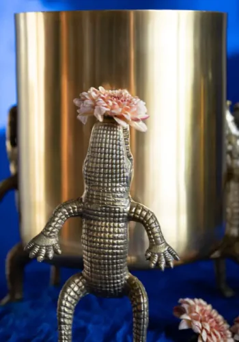 BOLD MONKEY Surrounded by crocodiles vase L, rund - guld aluminium (H:32)