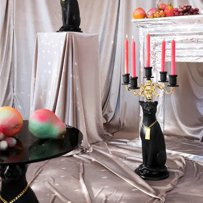 BOLD MONKEY Proudly Crowned Panther lysestage, til 5 lys - guld galvanisering og sort harpiks