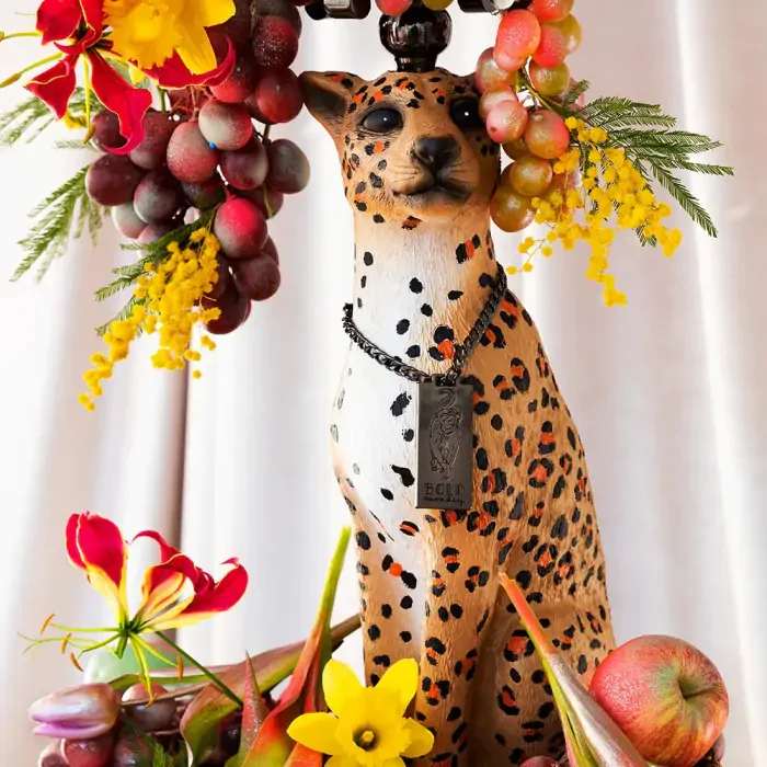 BOLD MONKEY Proudly Crowned Panther lysestage, til 5 lys - sort galvanisering og brun print harpiks