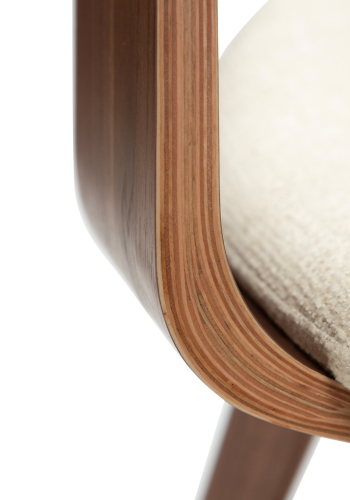 DANFORM Buckle spisebordsstol - matteret mandel boucléstof m. glimmer og valnd brun tr