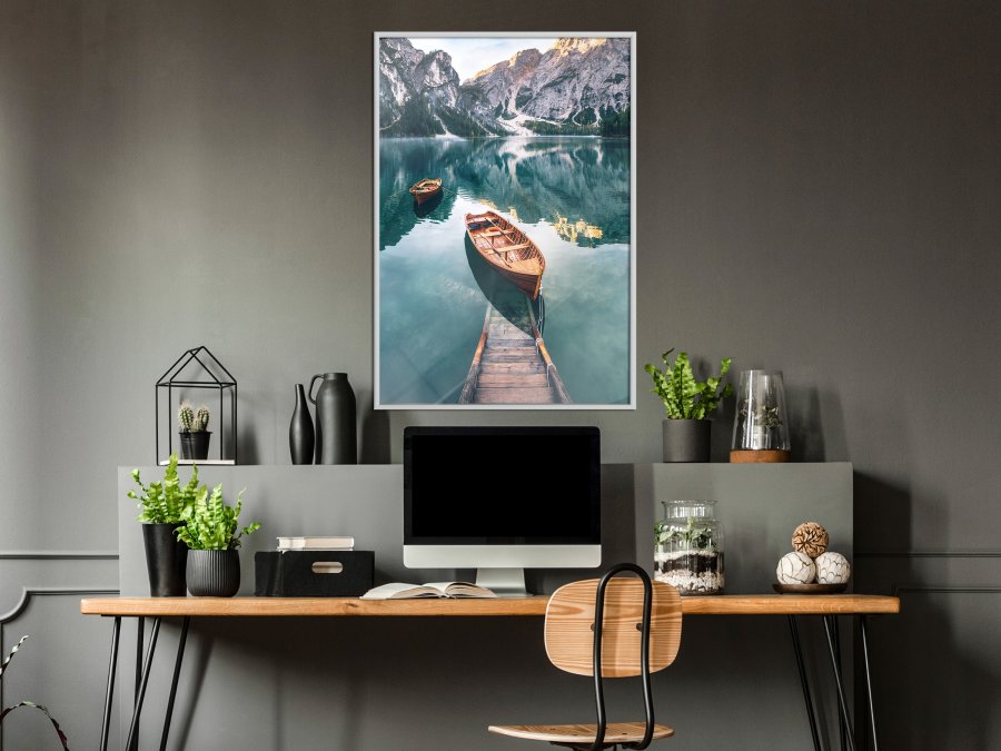 ARTGEIST Plakat med ramme - Lake in a Mountain Valley